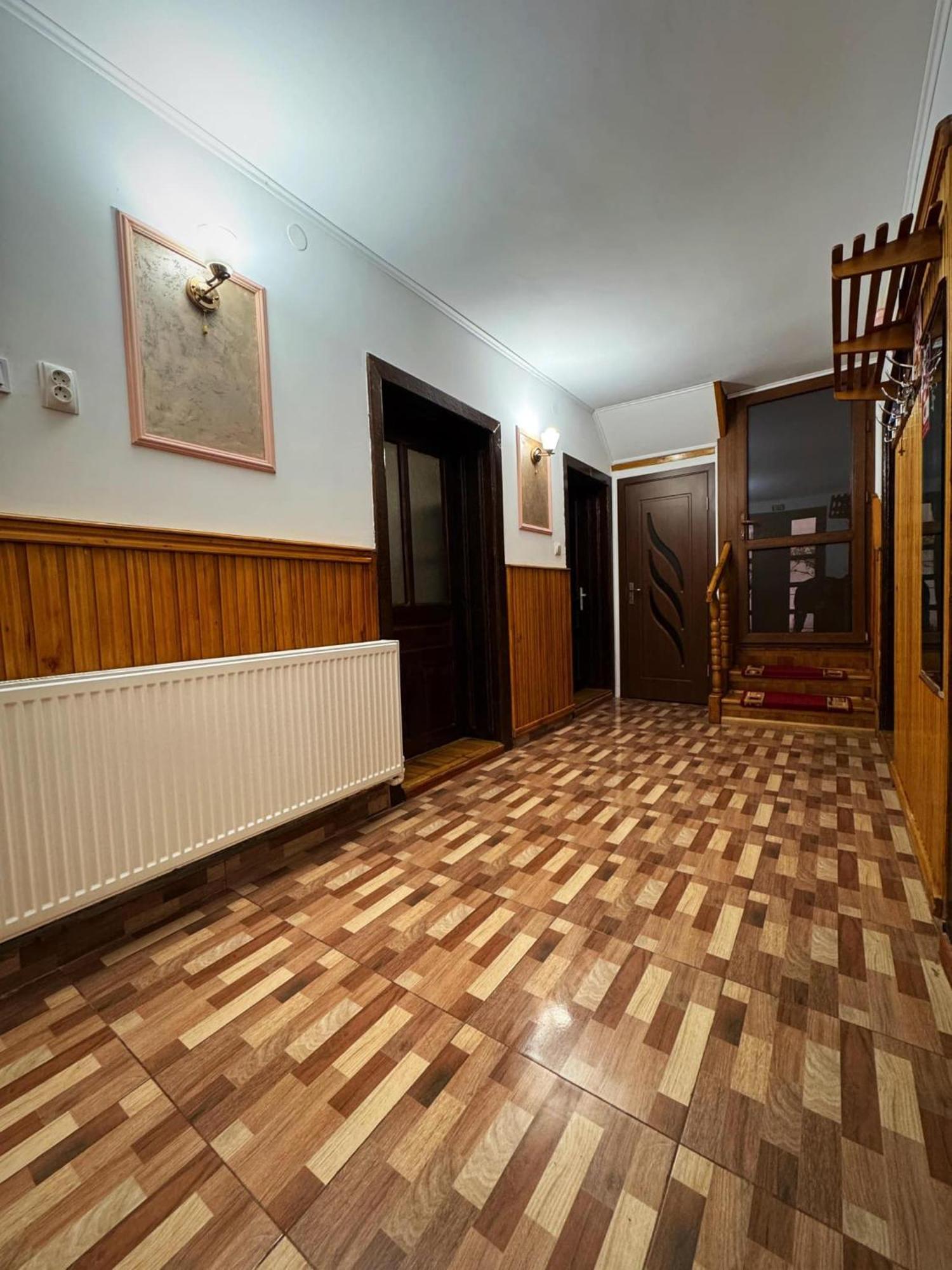 Casa Mary Hotell Haţeg Exteriör bild