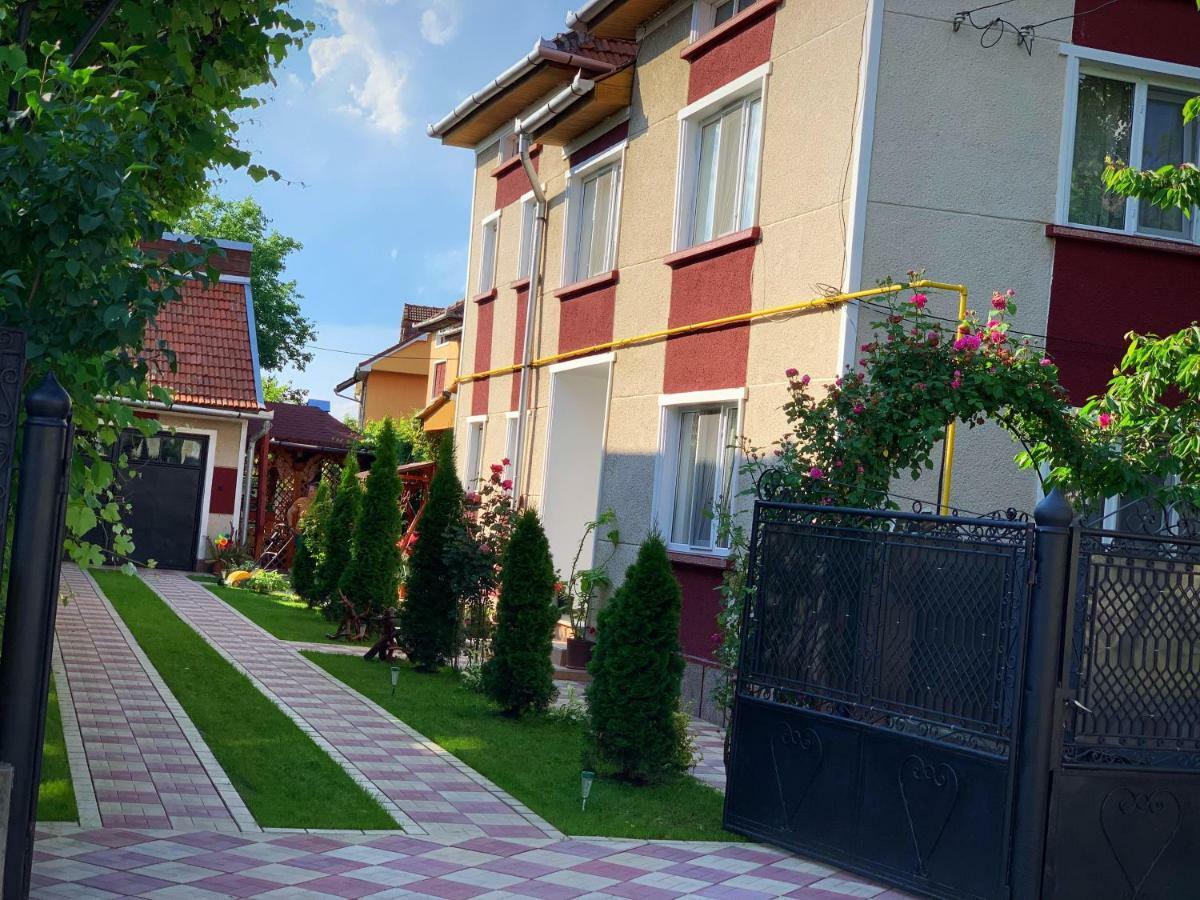 Casa Mary Hotell Haţeg Exteriör bild